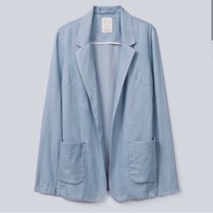 Aritzia Talula Kent blazer in light chambray denim size 0